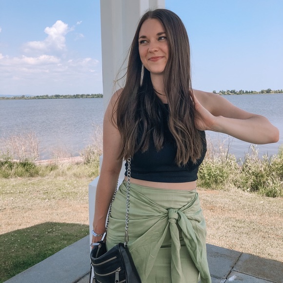 Meet your Posher, Bethany - Picture 2 of 6